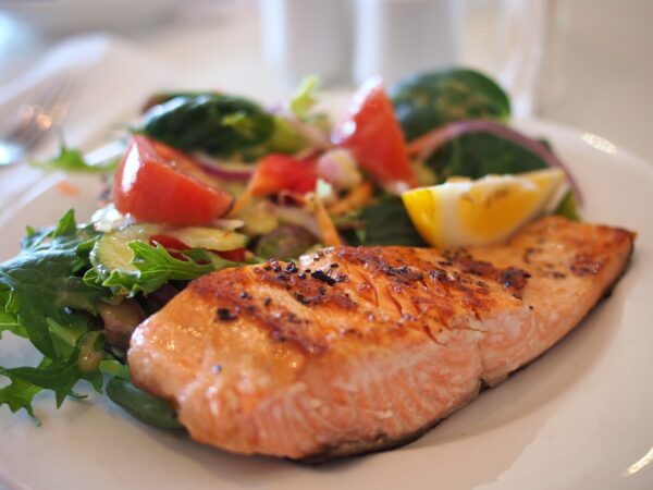 salmon fish seafood veggies salad 518032