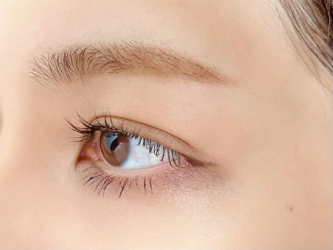 Ojo con pesta&ntilde;as