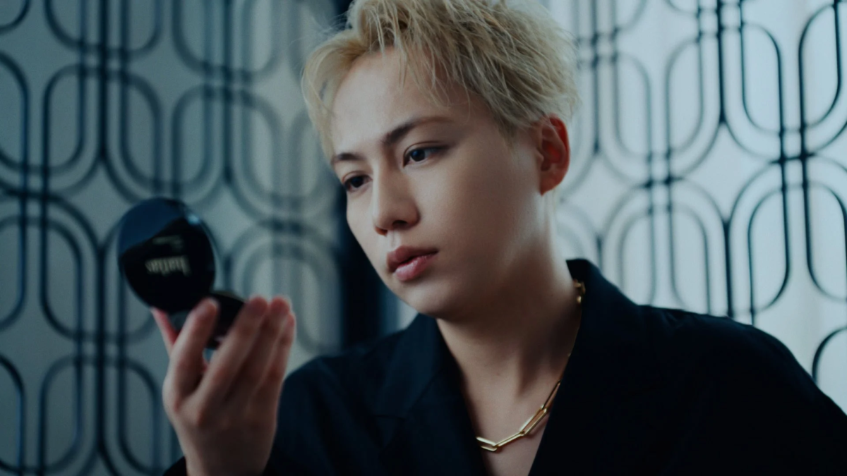 Sato-san en el anuncio