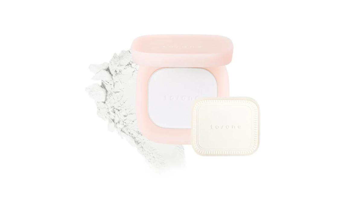 to/one Fleur Chiffon Pressed Powder con borla