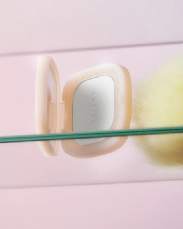 to/one Fleur Chiffon Pressed Powder