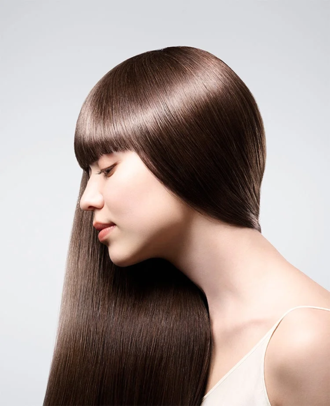 Mujer con cabello brillante