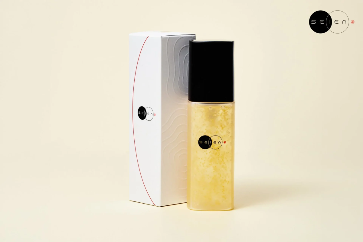 Botella y empaque de la loci&oacute;n de belleza acuosa Seien