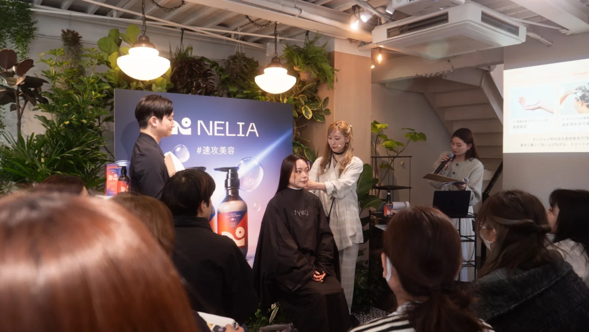 Demostraci&oacute;n del estilista YU-U con NELIA