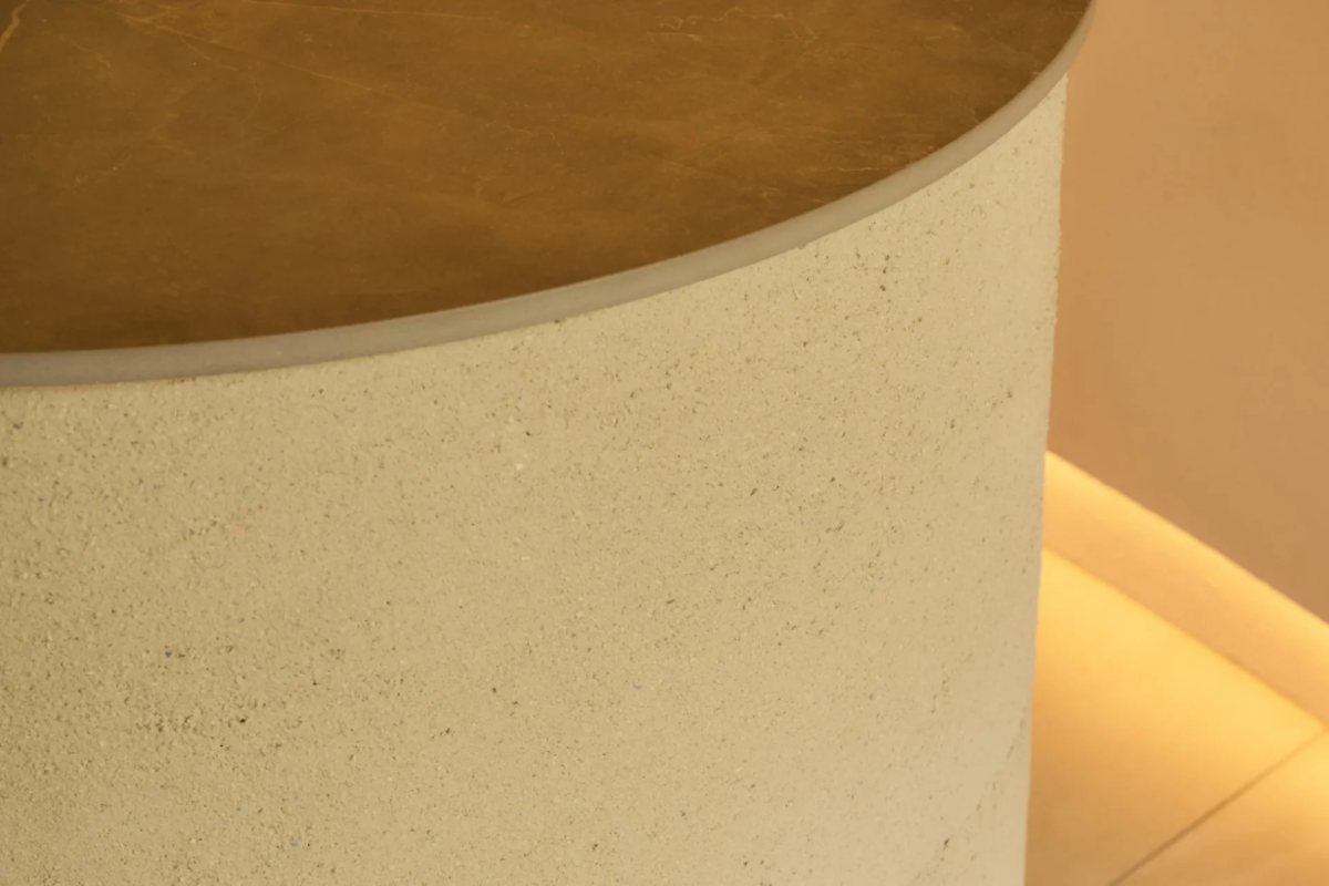 Detalle de la textura de la pared de tierra "Juraku-tsuchi"