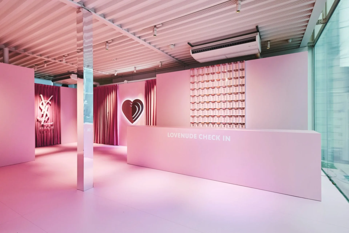 YSL LOVENUDE HOTEL TOKYO RECEPCIÓN