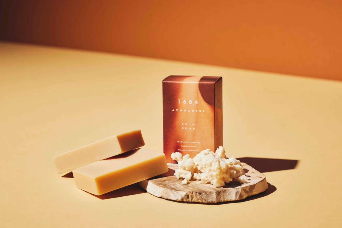 Jabón facial de sakekasu 1684 AZUMAMINE