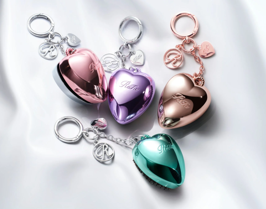 ReFa HEART BRUSH charm en varios colores