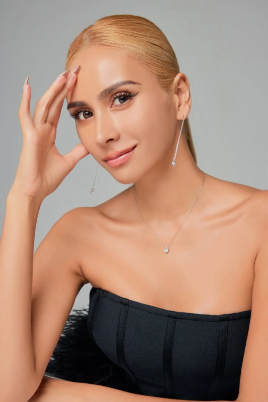 MALIA., Directora de ANELA BEAUTY