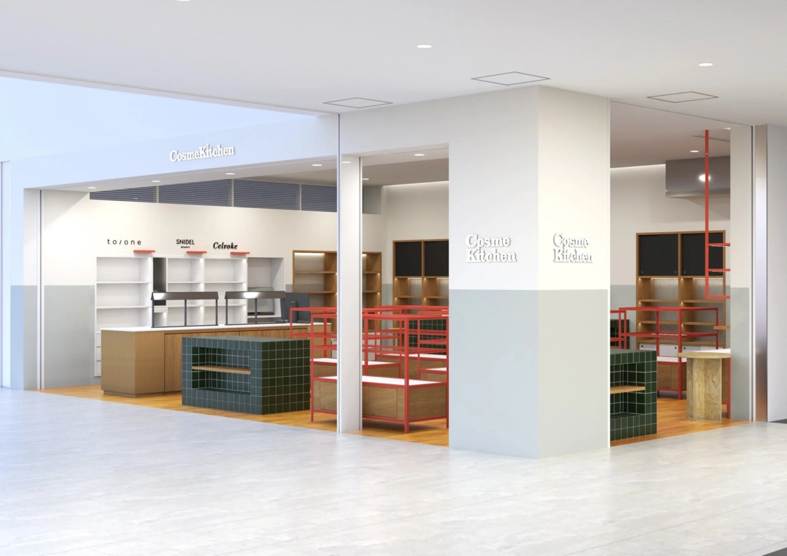 Interior moderno de la tienda Cosme Kitchen con productos