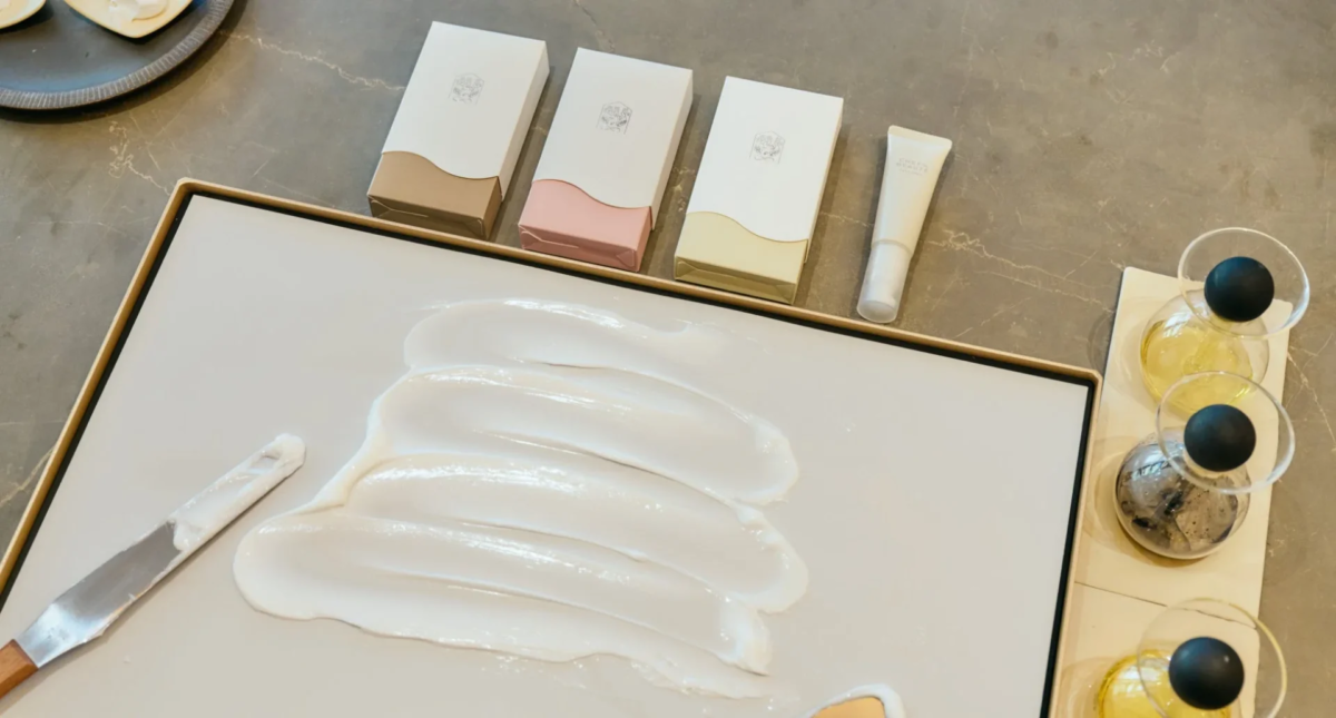 Paleta y productos para la creaci&oacute;n de crema de manos