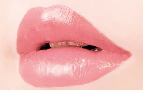 Labios con brillo