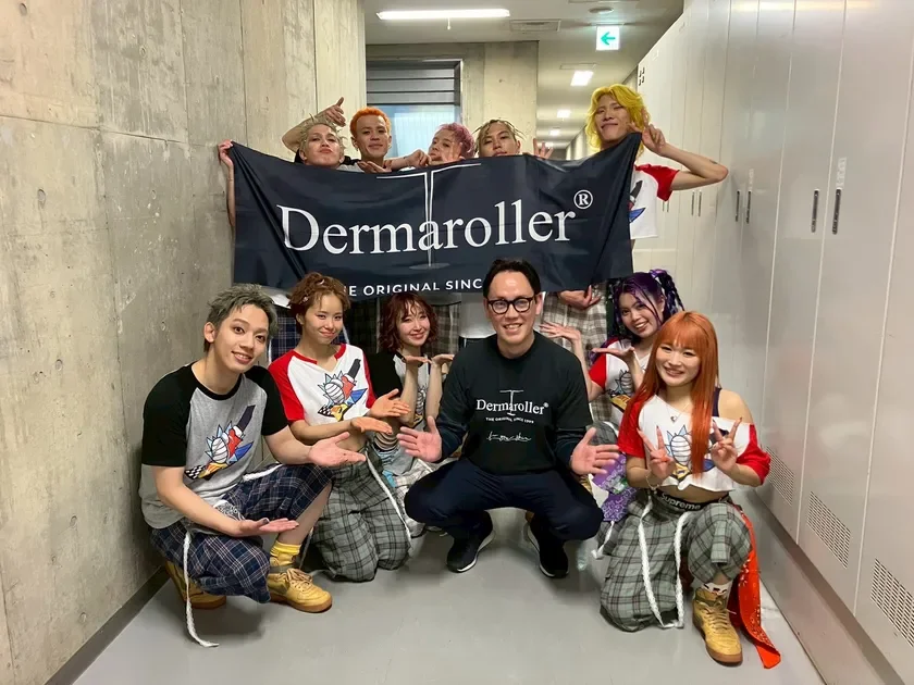 Miembros de RHT. y Masato Iwata, CEO de Dermaroller Japan