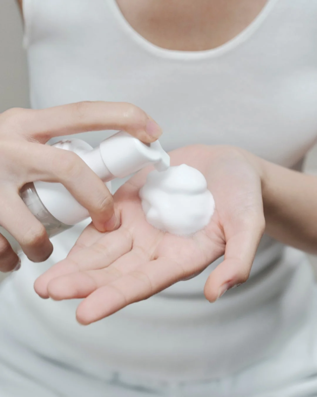 Espuma en la mano