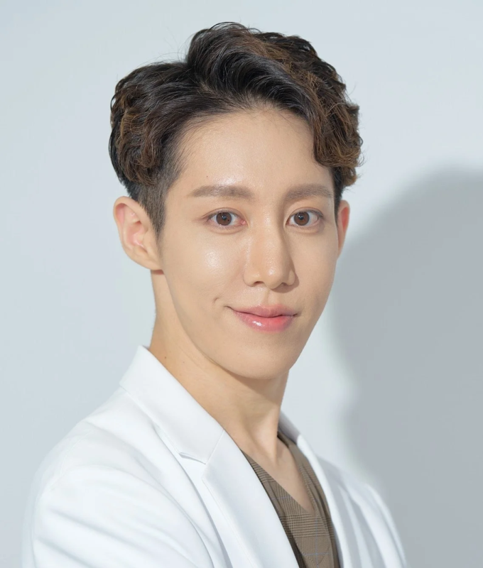 Dr. Soichiro Morikawa, Director de NEO Skin Clinic Ginza