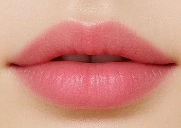 Labios con FEMMUE Le Rouge