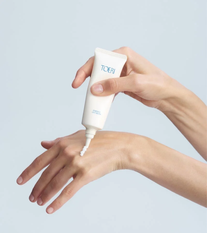 Aplicación de TOERI Essence UV Cream
