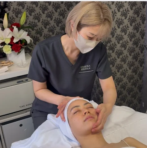 Servicio de Facial de Elevación Interna Femenina