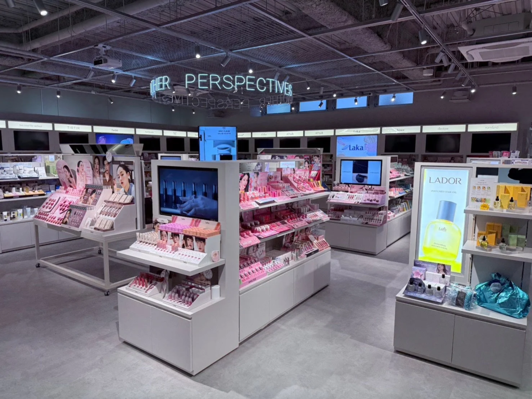 Interior de la tienda A:PERS
