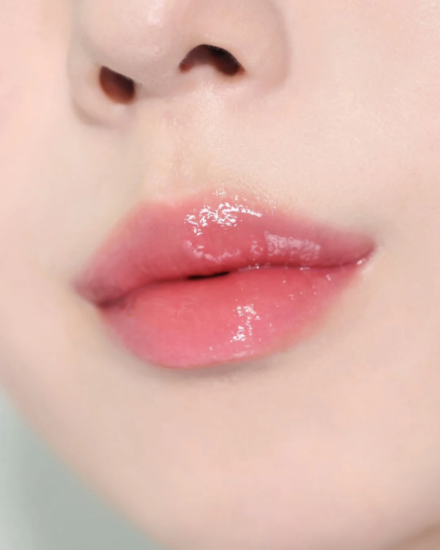 Labios con un acabado brillante de A'pieu Jelly Tint