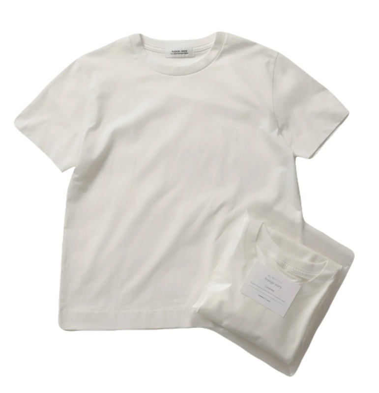 Camiseta compacta de "Skincare para Vestir" y su empaque